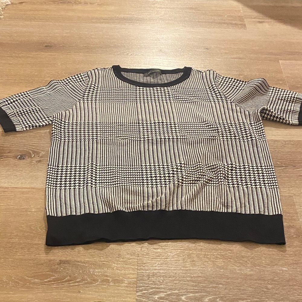 Ann Taylor Black and White Houndstooth Crew Neck Sweater